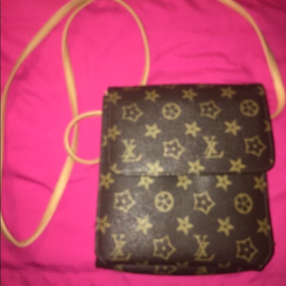 Louis Vuitton Crossbody bag
